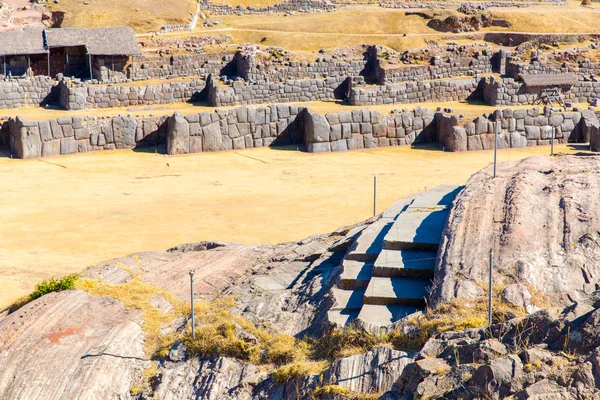在 saqsaywaman，秘鲁的印加墙 — 图库照片