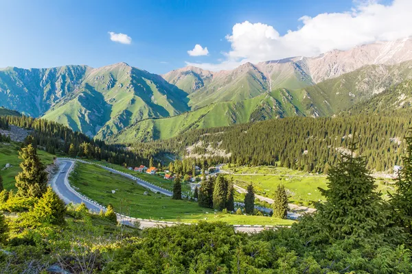 Naturen nära stora almaty lake — Stockfoto