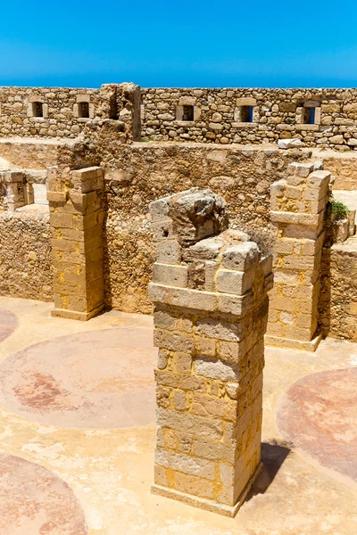 Руины старого города в Ретимно — стоковое фото