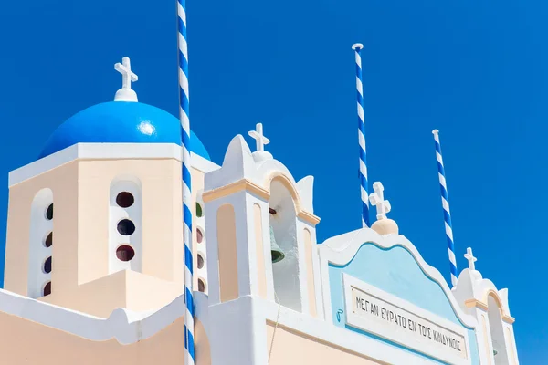 Eglise célèbre sur l'île de Santorin — Photo