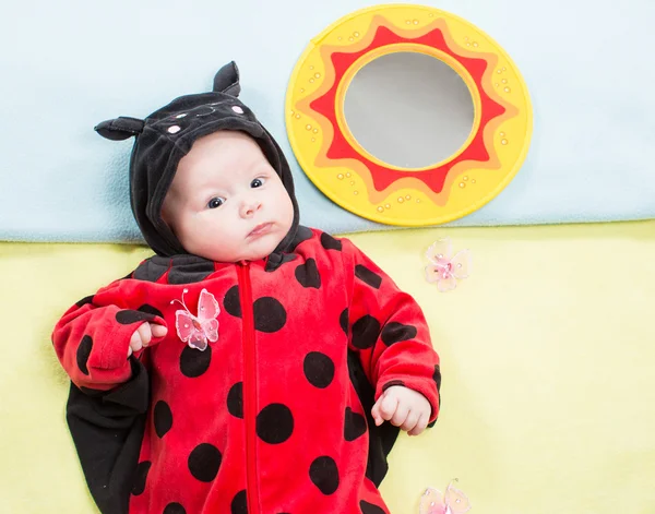 Bebek kız uğur böceği kostümü