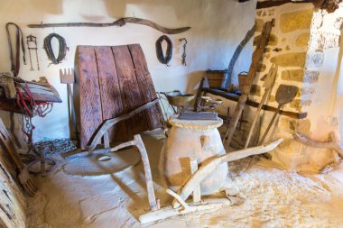 Manastır ve jvase sürahi sürahi