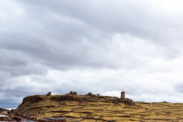 Sillustani の埋葬タワーズ — ストック写真