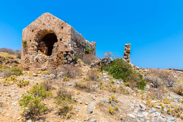 Gramvousa 島、クレタ島、ギリシャのヴェネチアン フォートの遺跡と魔法のターコイズ ブルーの海は、ラグーン、ビーチ. — ストック写真