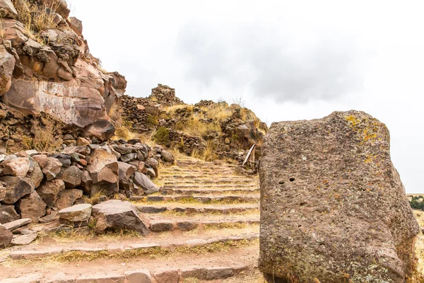 在 sillustani，秘鲁，南美洲的丧葬塔 — 图库照片