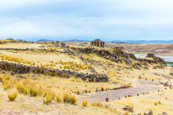 Temetkezési tornyok sillustani, peru, Dél-Amerikában — Stock Fotó