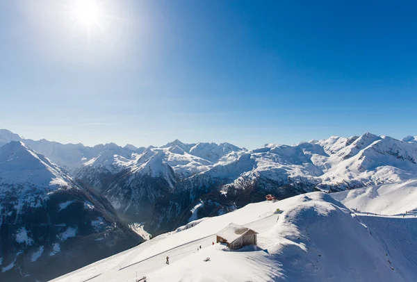 Hotel im Skigebiet — Stockfoto