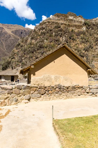 Inca ruïnes van Heilige vallei in de andes — Stockfoto