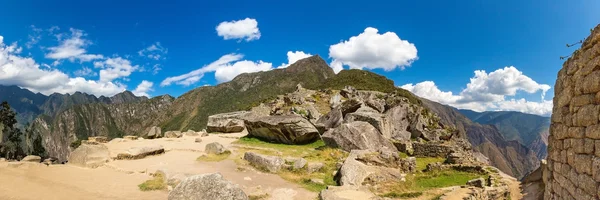 Panorama de la ciudad misteriosa - Machu Picchu, Perú, América del Sur —  Fotos de Stock