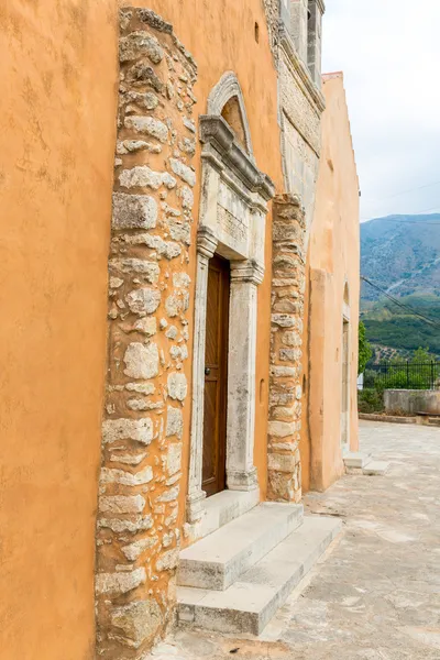 Church in small cretan village Kavros in Crete  island, Greece. Travel Background — Stock Photo, Image