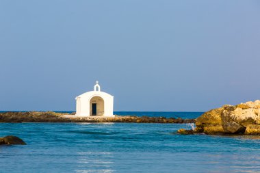 Girit limanında deniz feneri