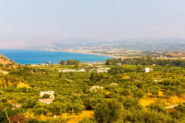 Pequena aldeia cretan Kavros em Creta — Fotografia de Stock