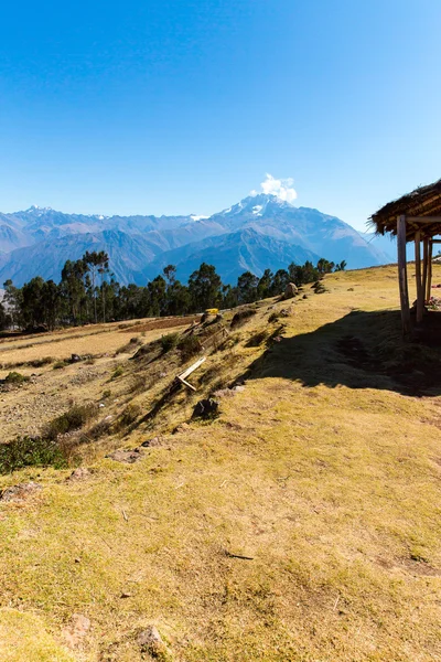 Heiliges Tal in den Bergen — Stockfoto