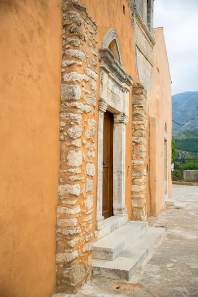 Cretan village kavros kilisede — Stok fotoğraf