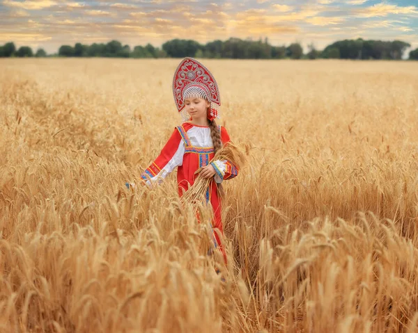 Littl Girl Kid Russian Folk National Sarafan Kokoshnik Standing Golden — Stock fotografie