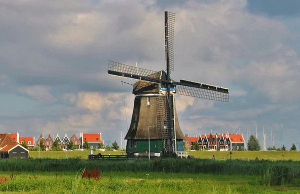 Hollanda 'da Değirmen