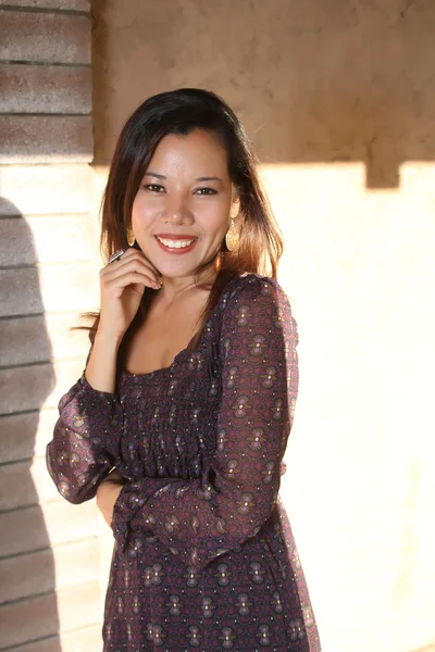 Pretty girl in the park — Stock Photo, Image