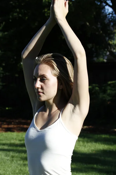Yoga en el Parque —  Fotos de Stock