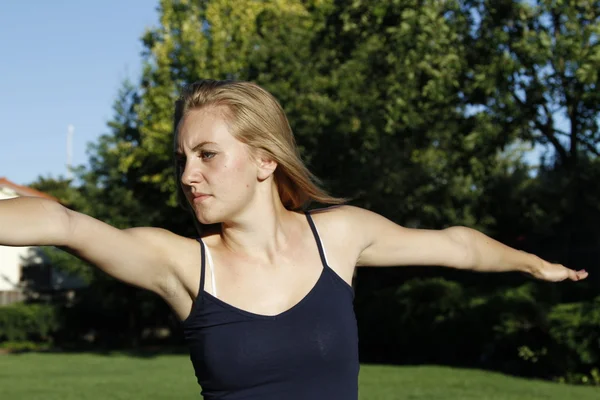 Yoga en el Parque — Foto de Stock