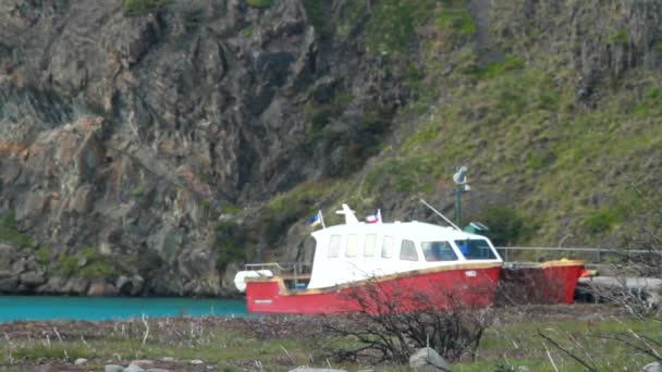 Tankschiffe und Boote in Patagonien — Stockvideo