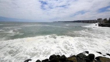 dev dalgalar vina del Mar