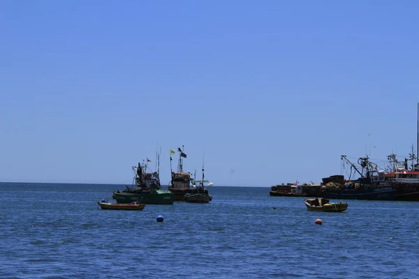 Pantai dan pelabuhan dekat Bahia Inglesia, Caldera, Chile — Stok Foto