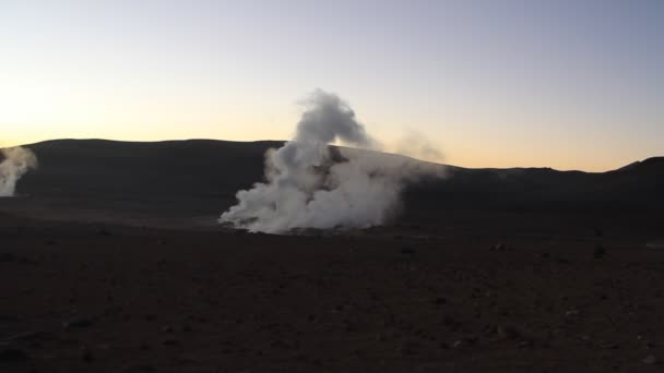 Geisers van salar de uyuni — Stockvideo