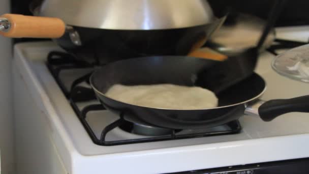 Yemek pişirme — Stok video