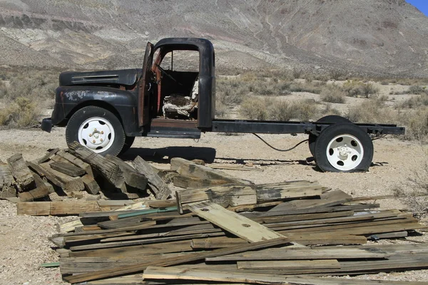 Opuszczonych samochodowe w Kalifornii bodie — Zdjęcie stockowe