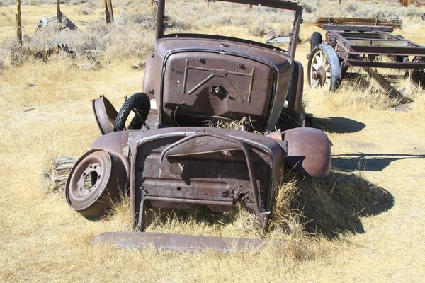 Abandoned car in Bodie ghost town — Stock Photo, Image