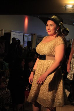 model yürüyen pist