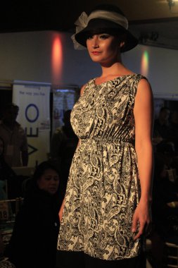 model yürüyen pist