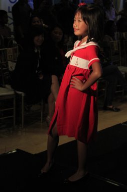 model yürüyen pist