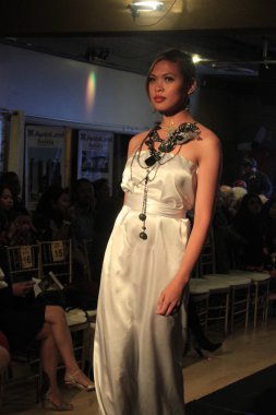 model yürüyen pist