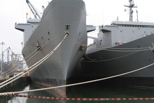 Stora fartyg på Marinmuseum och docka — Stockfoto