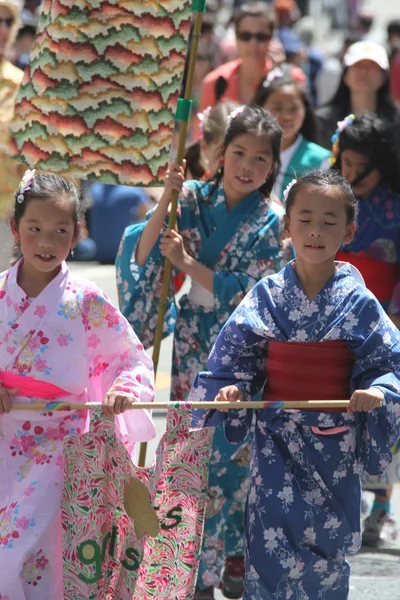 벚꽃 축제-그랜드 퍼레이드 샌 프란 시스 코 — 스톡 사진