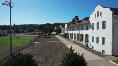 San Francisco 'daki Presidio üzerinde uçuş