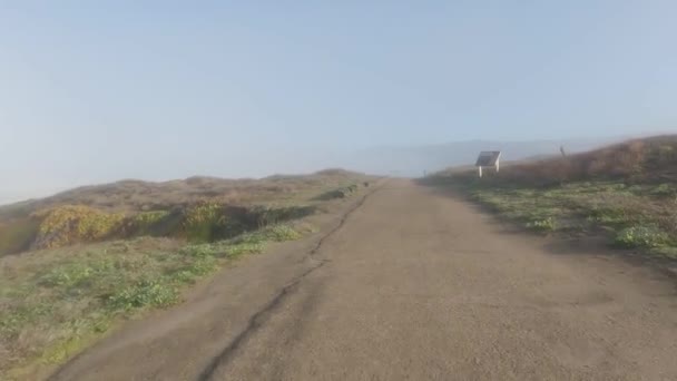 Andar Bicicleta Através Trilhas Terras Altas Mendocino Parque Noyo Parque — Vídeo de Stock