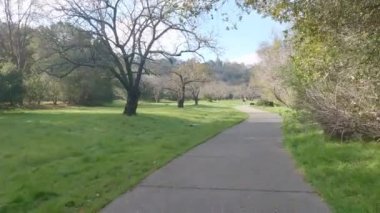 Bisikletli Moraga Orinda Lafayette yolu 