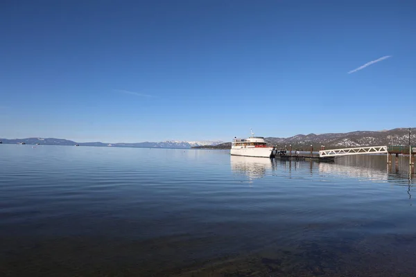 2021 Danau Tahoe California Foto Perahu Dan Orang Orang Danau — Stok Foto