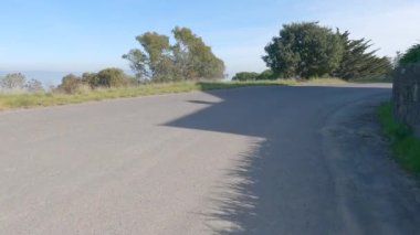 2-1-2022; Melek Adası, Kaliforniya; Perimter Yolu 'nda bisiklet sürmek, Melek Adası, San Francisco Körfezi