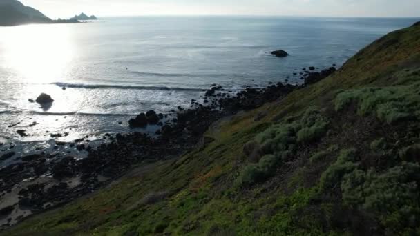 Voando Sobre Clifss Praias Oceano Longo Estrada Califórnia — Vídeo de Stock
