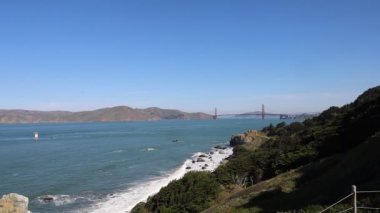 Golden Gate köprüsü ve San Francisco 'dan gözcü uçlu