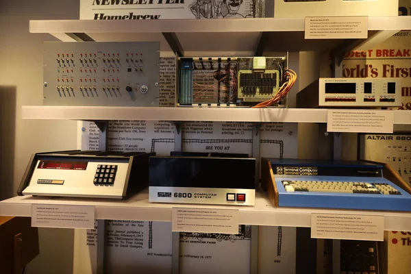 3-3-2022: Mountain View, California Bilgisayar Bilimleri Müzesi Dağ Manzarası