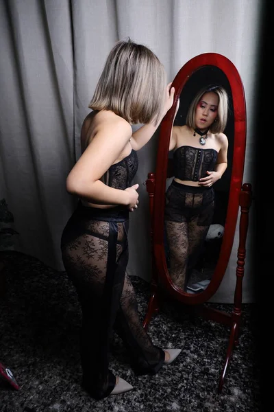 Photo Shoot Beautiful Vietnamese Model Front Full Length Mirror — Foto Stock