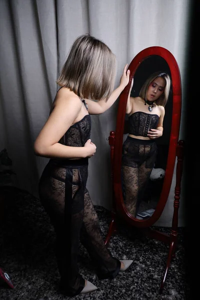 Photo Shoot Beautiful Vietnamese Model Front Full Length Mirror — Fotografia de Stock