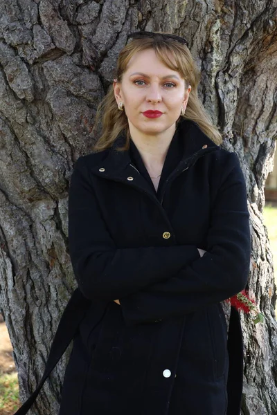 Foto Vacker Rysk Dam Park Vid Sjö — Stockfoto