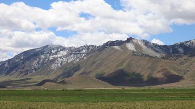 Salt Lake City Utah 'tan 89 numaralı karayolu boyunca doğanın fotoğrafı.