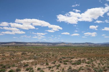Salt Lake City Utah 'tan 89 numaralı karayolu boyunca doğanın fotoğrafı.