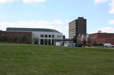 8-10-2008: Buffalo, New York: Buffalo New York Üniversitesi kampüsündeki mühendislik binaları
